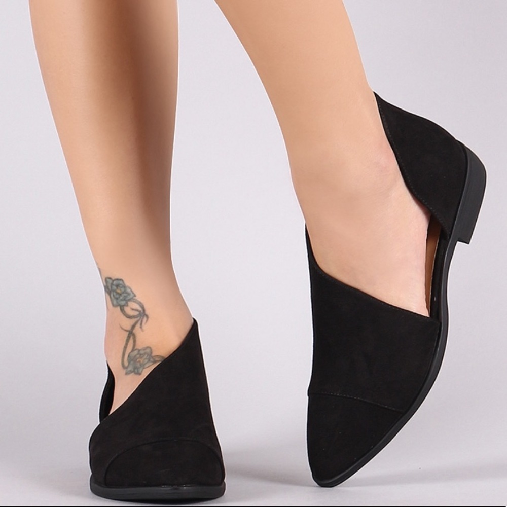 Bamboo Pointy Suede Slip-ons 🖤 size 6 left!